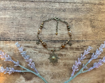 Pulsera Whimsigoth Auburn Sun con cuentas en bronce / Cottagecore / Whimsitwee