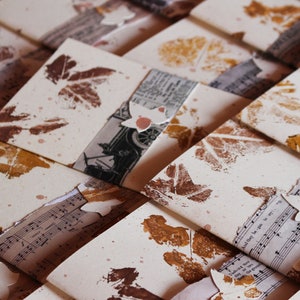 INVITI nozze autunno mod.007, partecipazioni rustiche ad acquerello, tema autunno e libri, con foglie e pagine di libri antichizzate