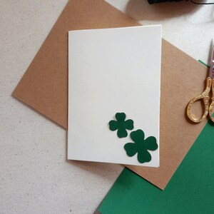 INVITI nozze QUADRIFOGLIO mod. 013, semplici ed eleganti con quadrifoglio intagliato, partecipazioni nozze, inviti con applicazione esterna