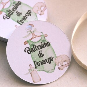 10pz TAG TONDO mod.018 Tutina, per Nascita, Battesimo, Primo Compleanno - bigliettini bomboniere bimbi, personalizzati | adesivi o con foro