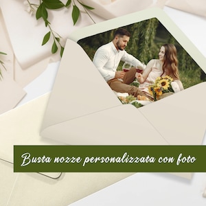 BUSTA NOZZE personalizzata con rivestimento interno foto. Busta di invito romantica con foto degli sposi. Busta con foto prematrimoniale