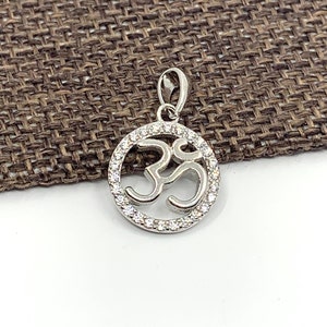 925 Sterling Silver Om Charm, Round AUM, Ohm Charm, Yoga Meditation Jewelry, Bracelet making, Religious, Hindu Om Pendant, Spiritual, Sacred