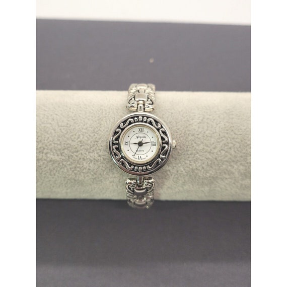 Novelle quartz cheap watch