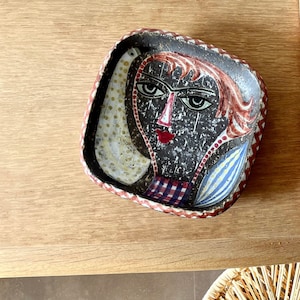 MARI SIMMULSON bowl Upsala Ekeby Sweden, ceramic, eclectic, face & bird illustration, art pottery, vintage handmade 1960s