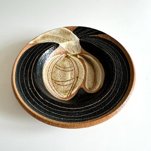 Noomi Backhausen PLATE / BOWL /Søholm stoneware / ceramic dish / handmade, studio pottery, vintage 1970s