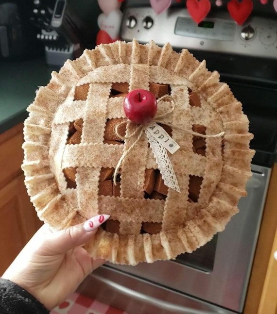 Fake apple pie, faux apple pie, faux pie, primitive apple pie, fake bake pies, wreath attachments, fall decor, tiered tray decor