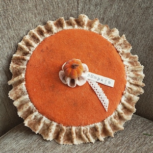 Fake pumpkin pie, faux pumpkin pie, faux pie, primitive pie, fake bake pies, wreath attachments, tiered tray decor, pumpkin pie