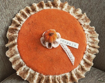 Fake pumpkin pie, faux pumpkin pie, faux pie, primitive pie, fake bake pies, wreath attachments, tiered tray decor, pumpkin pie