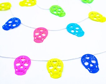 Banderín de papel picado en miniatura con forma de calavera, mini calavera, Día de los muertos, banderín mexicano, minibanderas coloridas, nicho de altar, fiesta