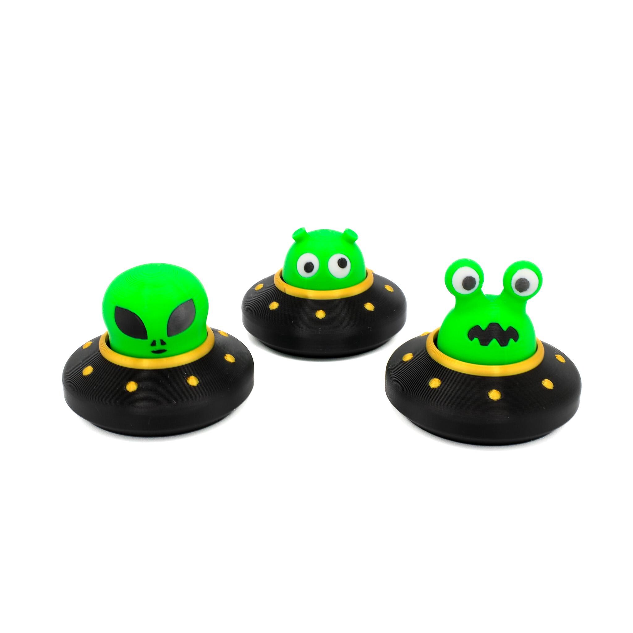 Alien UFO Fidget Clicker, Sensory Toy, Keychain, Stress Relief, Desk ...