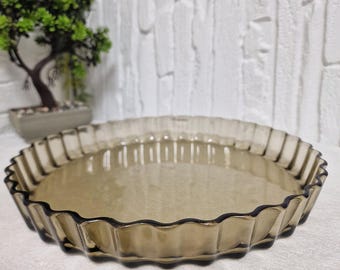Fuente para tarta acanalada vintage Arcopal France de cristal ahumado, redonda, 27 cm