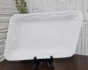 大型ホワイトセラミック長方形サービングプラッタートレイ 35.5 cm モダンウェーブリム