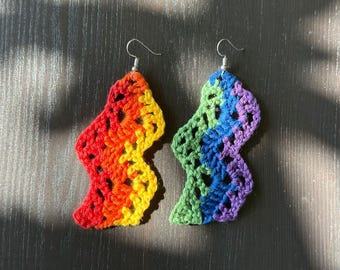 Boucles d'oreilles arc-en-ciel au crochet faites main