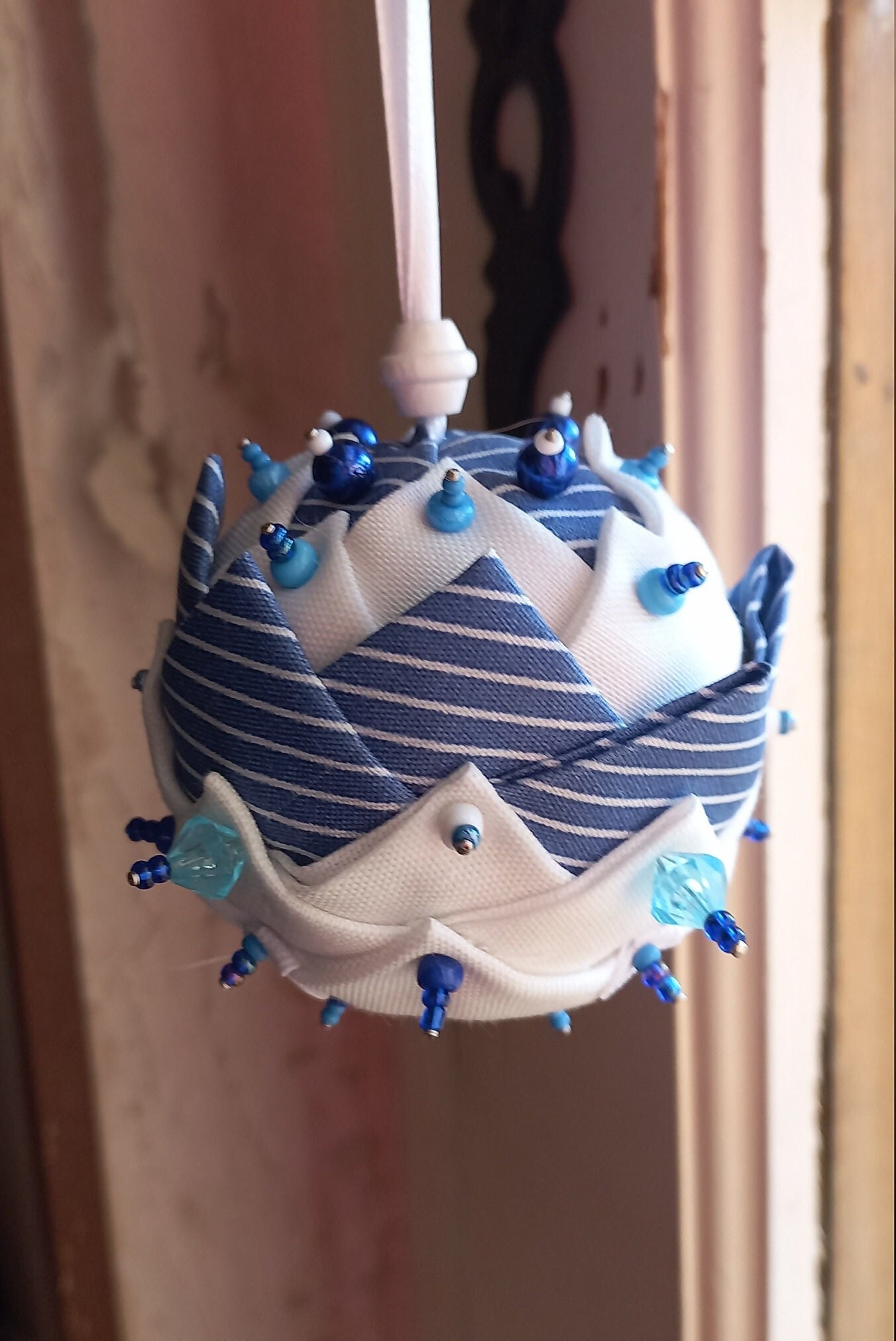 Boule Suspendue Pièce Unique