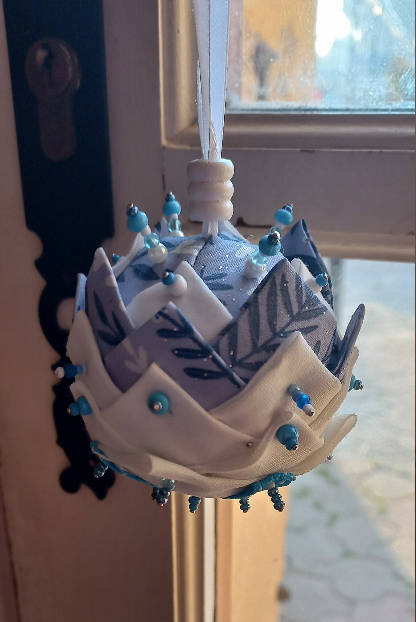 Boule Suspendue Pièce Unique