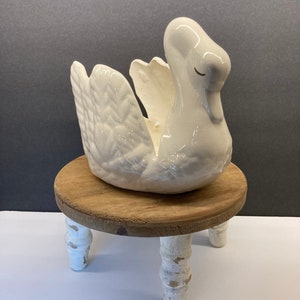 Hand-Painted Ceramic Swan Planter: Shabby Chic Cottage Decor