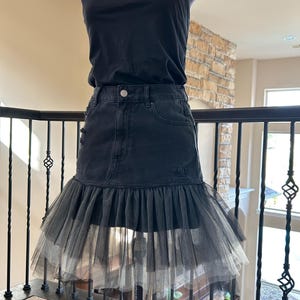Minijupe en jean - UPCYCLED - Minijupe en jean et tulle TulleUP - Taille 4 - Make it you