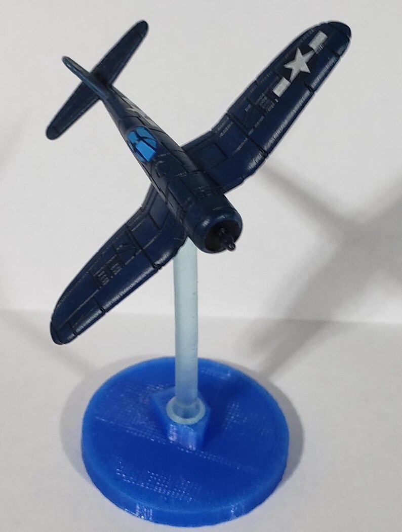 Warlord Games – Escadron F4U Corsair Blood Red Skies – 6 Avions En Résine, Bases De Vol Et Cartes De Jeu