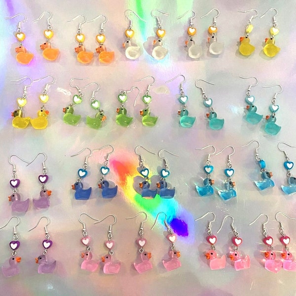 Boucles d'oreilles en forme de canard en caoutchouc qui brillent dans la nuit, perles colorées arc-en-ciel, breloques mignonnes, accessoires d'oreille fluorescents au néon, bijoux