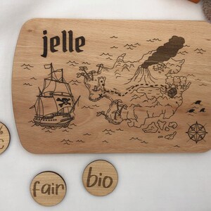 Planches de petit-déjeuner personnalisées pour enfants : assiettes pour enfants avec carte au trésor, île pirate, planches en bois, premier anniversaire, motif pirate