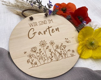 Wooden sign, wooden door sign "We are in the garden", housewarming gift, moving gift, topping-out ceremony gift, Christmas