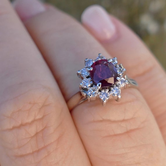 Vintage Natural Ruby and Diamond Halo, 18ct White… - image 5