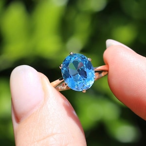 Vintage 4.5ct Oval Blue Topaz Claw Set Ring, 9ct Yellow Gold, size 6 or L1/2
