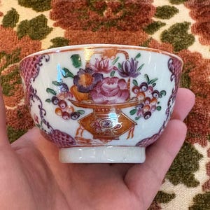 Vintage Hand Painted Chinese Export Porcelain Famille Rose Tea Cup