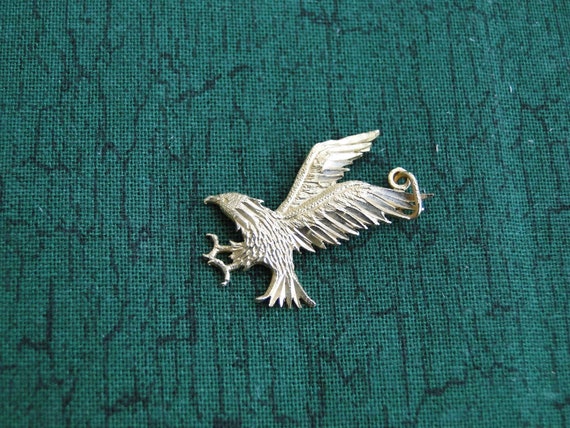 14K Solid Yellow Gold Eagle Pendant Diamond Cut N… - image 1