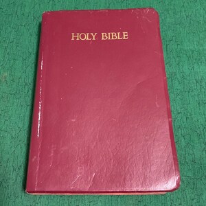 Vintage 1982 Holy Bible NKJV Dictionary Concordance Nelson 112PL Burgundy Red