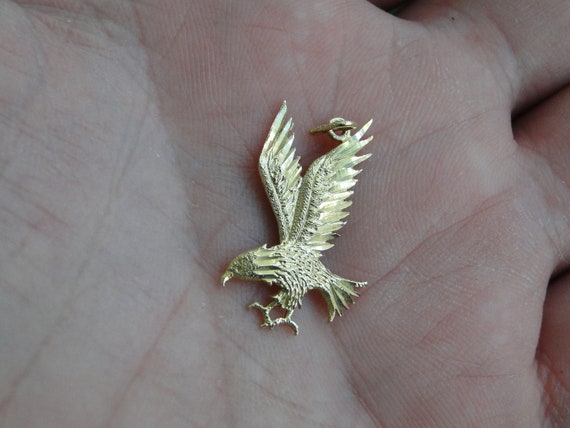 14K Solid Yellow Gold Eagle Pendant Diamond Cut N… - image 3