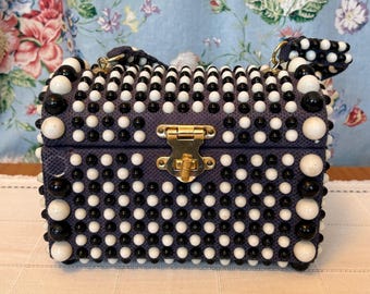 Vintage La Regale Ltd Made In Hong Kong Gumdrop Box Purse