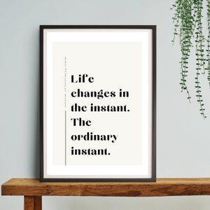 Impression numérique de citation de l'année de la pensée magique | Citation de littérature classique | Cadeau de bureau inspirant | Décoration de bibliothèque parfaite pour la maison