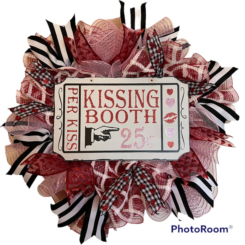 Kissing booth wreath kit Valentine’s Day wreath kit