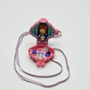 Polly pocket tea time locket 100% complete