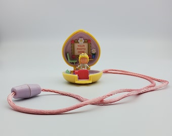 Polly pocket Polly in her bedroom locket 100% complete