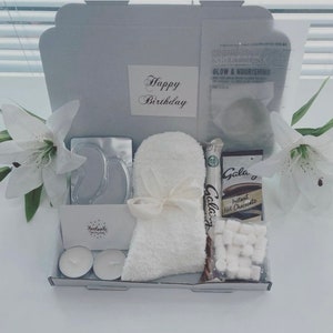 HUG IN A BOX, Pamper Gift Box For Women, Letterbox, Self Care, Spa, Birthday, De-Stress, Care Package, Thank You, Get Well Soon, Isolation