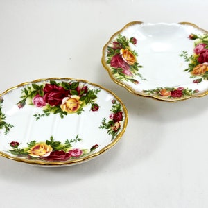 Old Country Roses 4&quot; Dishes by Royal Albert, Two Soap/Trinket Dishes with Red, Peach and Pink Roses