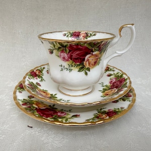 Royal Albert Old Country Roses Tea Cup Trio