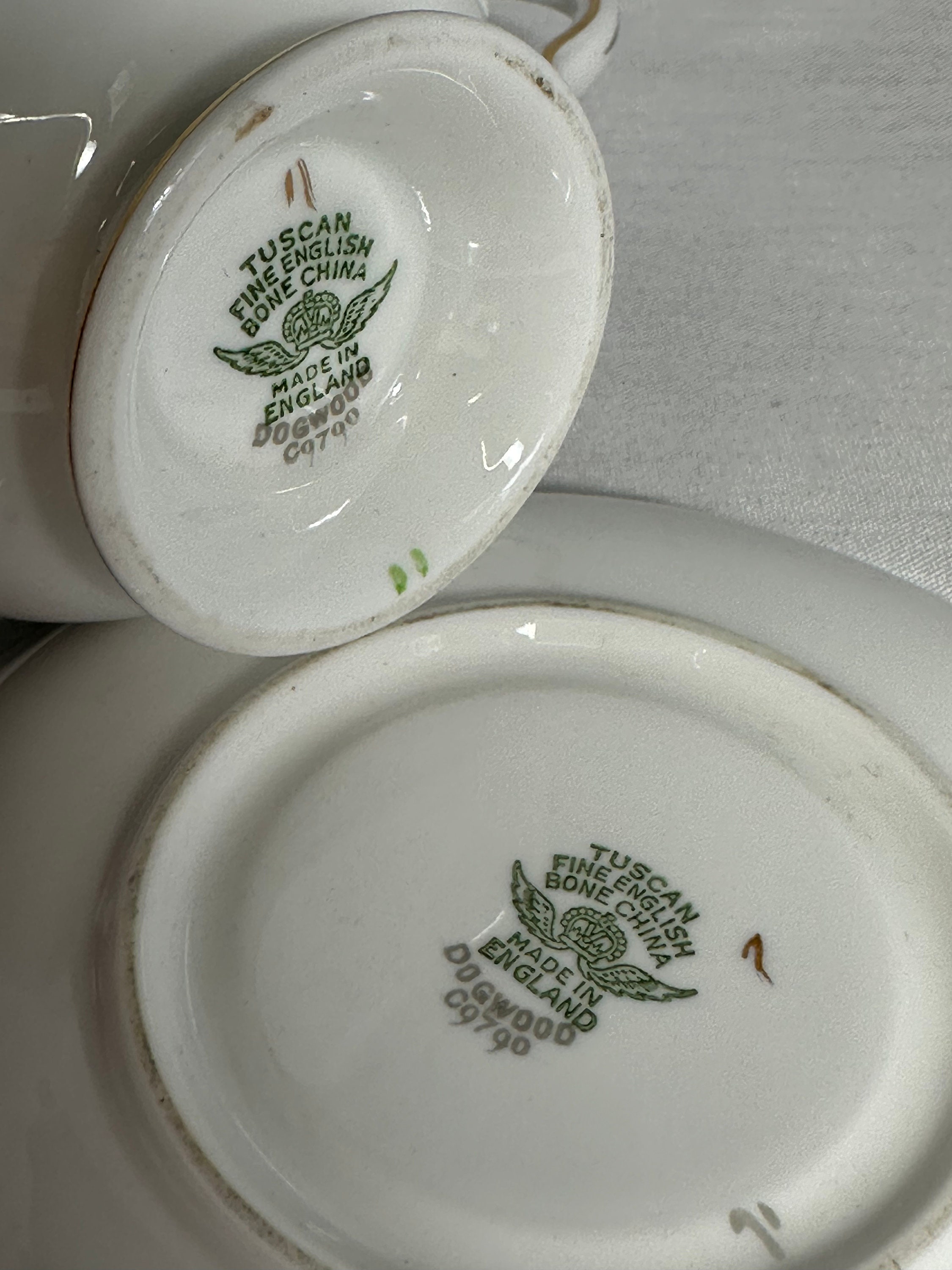 イエロードッグウッドティーカップ：英国製ボーンチャイナのカップ