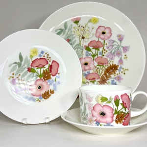 Wedgwood Meadow Sweet China: 1970s Floral Lunch Set