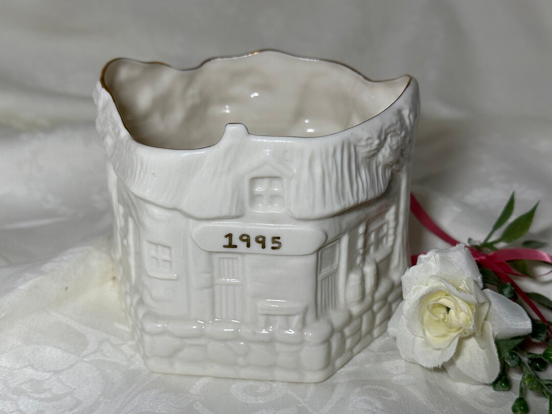 Belleek Ballybegs Village Votive Candle Holder Irish Village Tealight