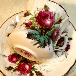 Hammersley Grandmother&#39;s Rose Teacup and Saucer: English Bone China