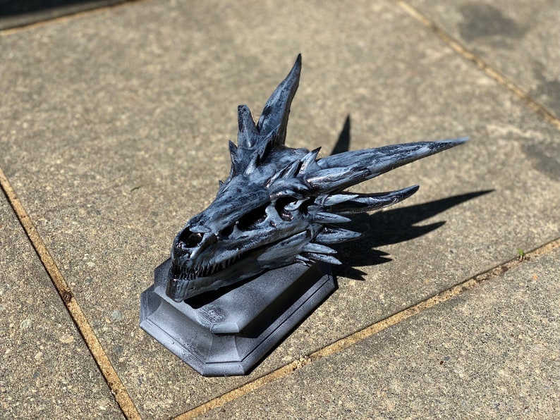 Cráneo de dragón de resina hecho a mano – Decoración de fantasía, inspirado en House of Dragons imagen 3