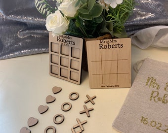 Wedding favour, tic tac toe (noughts and crosses) mini game, wedding favours, table decorations, party gifts, kids games, personalised