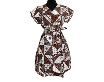 Classic Motif V-Neck Batik Dress for Effortless Style