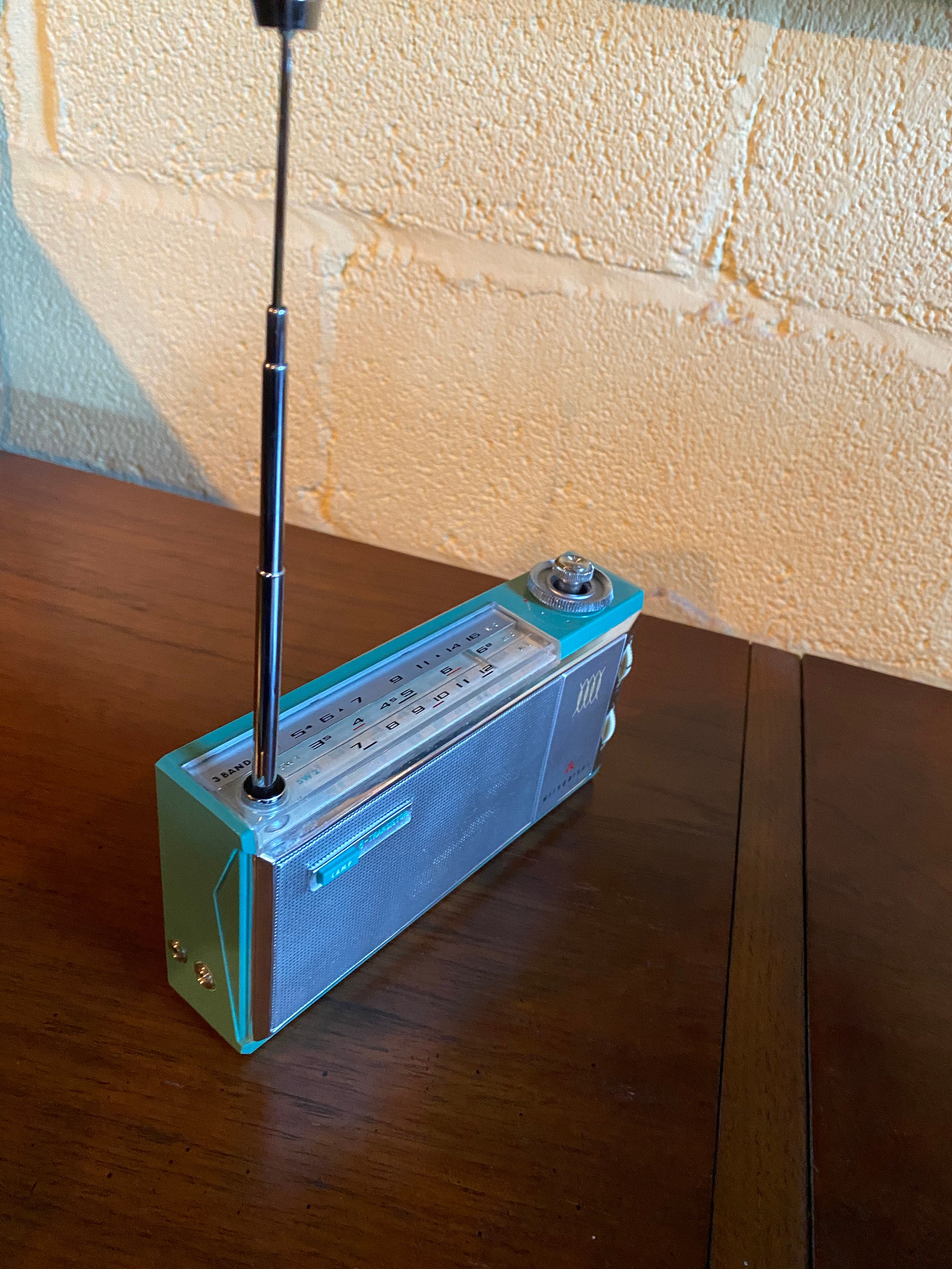 Mitsubishi 8 Transistor Radio Model 8X-808 - Etsy Mitsubishi 8 Transistor Radio Model 8X-808 - Etsy