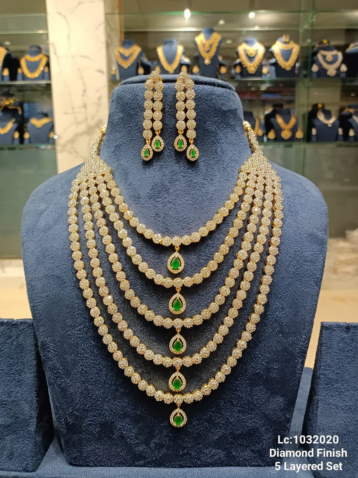 Beautiful Diamond 5layer Neclace With Emerld Stone amazing Piece