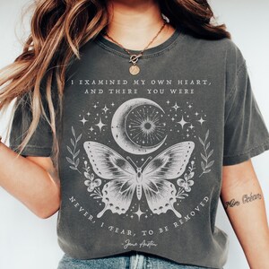 Jane Austen Shirt Jane Austin Schmetterling Shirt Bookish Dinge literarische Shirt Buch Shirt Jane Austen Geschenke Bibliothekar Shirt Stolz & Vorurteil