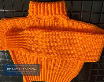 Easy crochet long sleeve crop top. Beginner friendly pattern and video tutorial. Different sizes